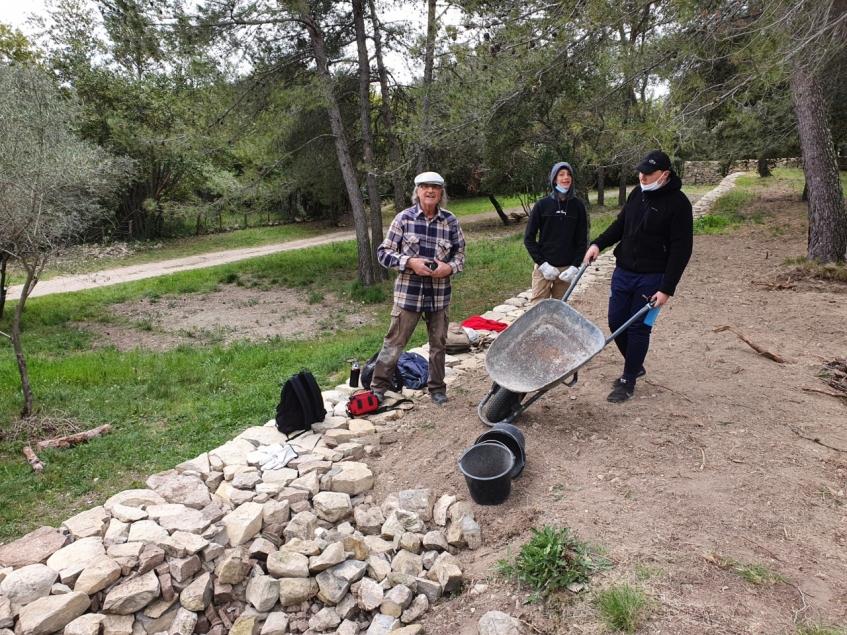 Début de la médiation "Menhir de Courbessac" Début de la médiation "Menhir de Courbessac"