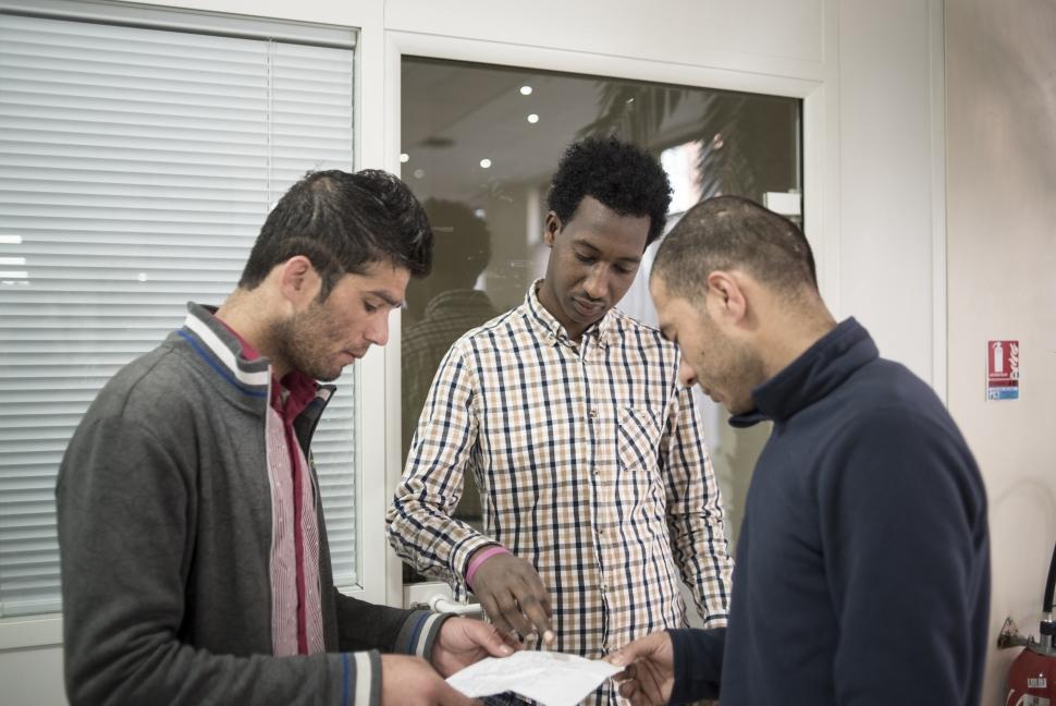 L’accueil inconditionnel de toute personne en situation de détresse : l’ADN des associations de lutte contre l’exclusion Migrant accueilli Fondation Armée du Salut Paris Albin Peyron