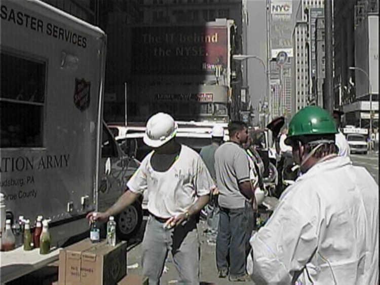 Les équipes de secours de l'Armée du Salut ont été les premières à arriver à Ground Zero Les équipes de secours de l'Armée du Salut ont été les premières à arriver à Ground Zero