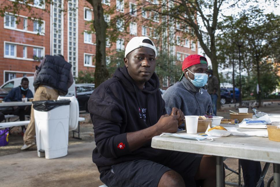 Précarité des réfugiés en France : un rapport interassociatif pour agir Précarité des réfugiés en France : un rapport interassociatif pour agir