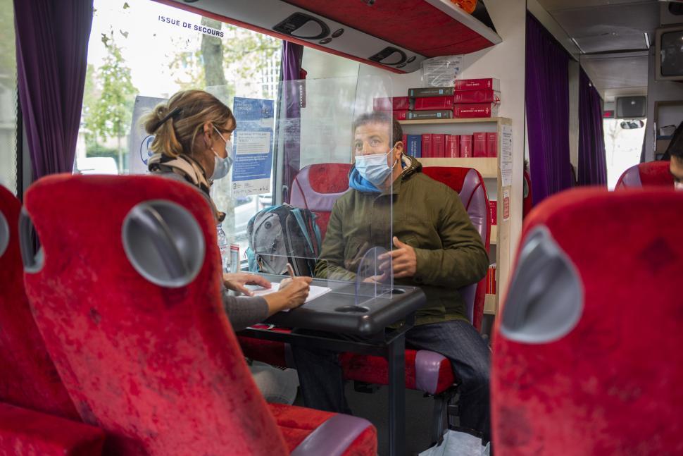 Une journée avec les exilés des campements du nord de Paris