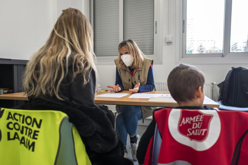 Stephanie Stern. Entretient individuel et questionnaire. A Montreuil, une « Passerelle » pour lutter contre les nouvelles formes de précarité.