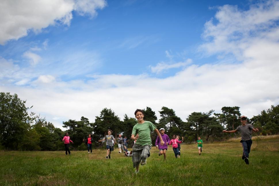 Les centres socioéducatifs développent un ensemble d’activités destinées aux enfants, aux adolescents et à leurs familles. vacances enfants centre socioéducatif Lyon Fondation Armée du Salut