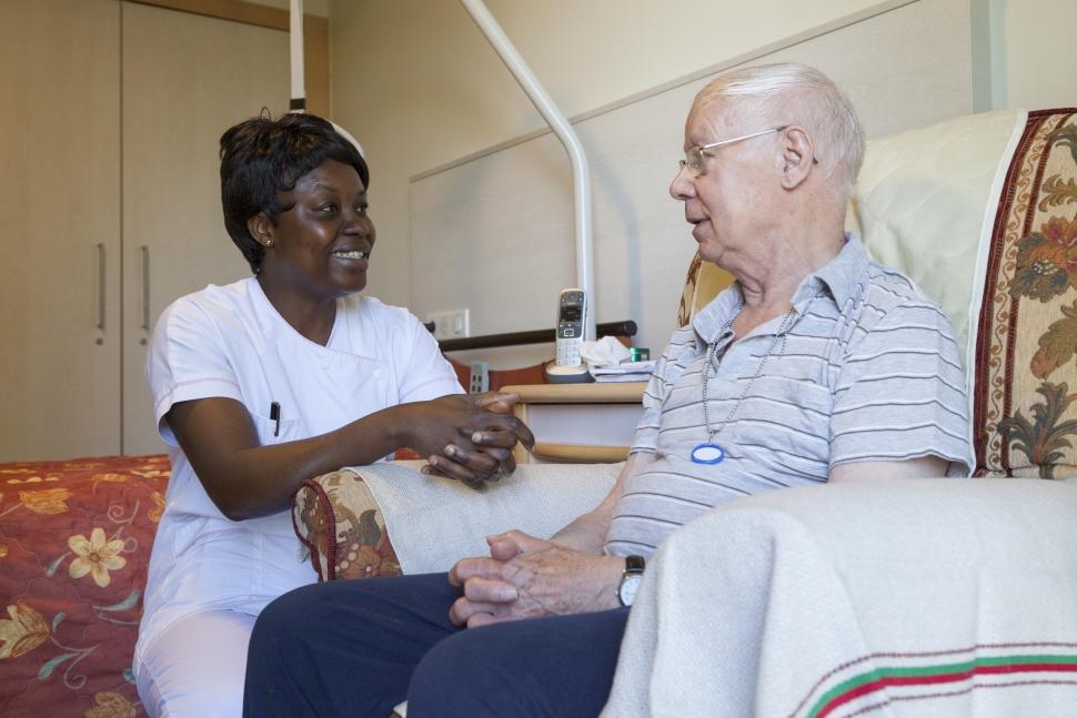 Faites une donation ou un leg à l'Armée du Salut Infirmière Maison de retraite médicalisée résident accueil accompagnement