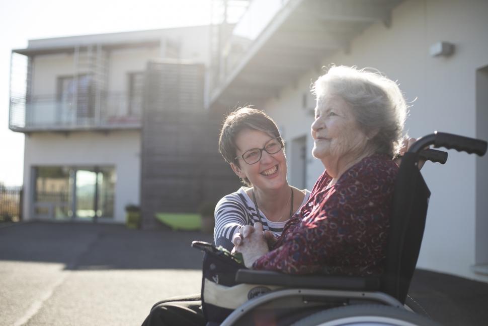 Maison de retraite médicalisée Fondation Armée du Salut France Alzheimer personnel personne accueillie