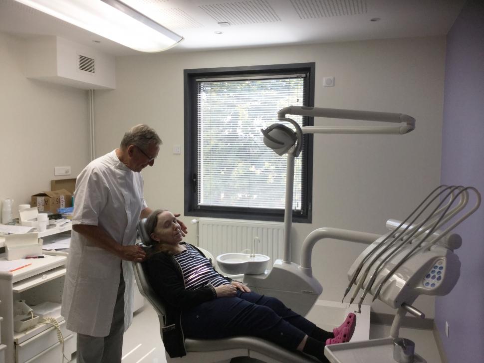 Septembre 2018 : un cabinet dentaire gratuit dans une maison de retraite de l’Armée du Salut
