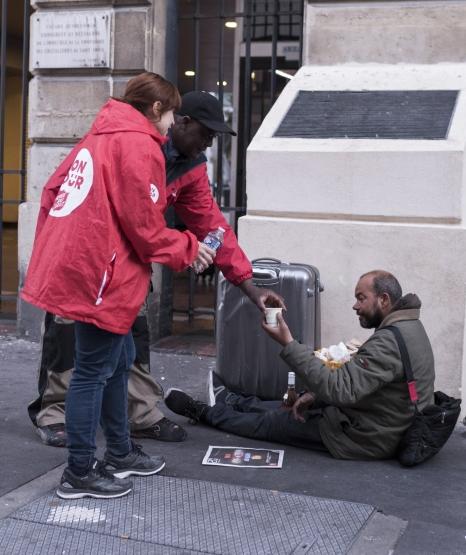SDF. Maraude matinale dans les quartiers autour de Gare du Nord et de l'Est à Paris. Octobre 2018.