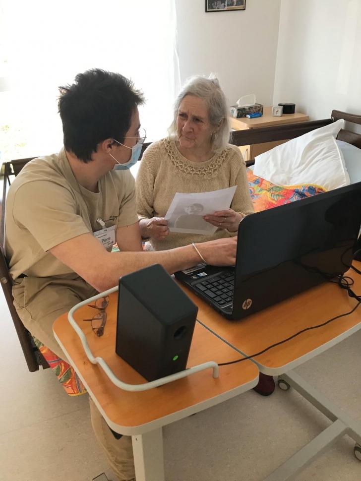 Coronavirus : quand le soin passe par l’animation dans les EHPAD