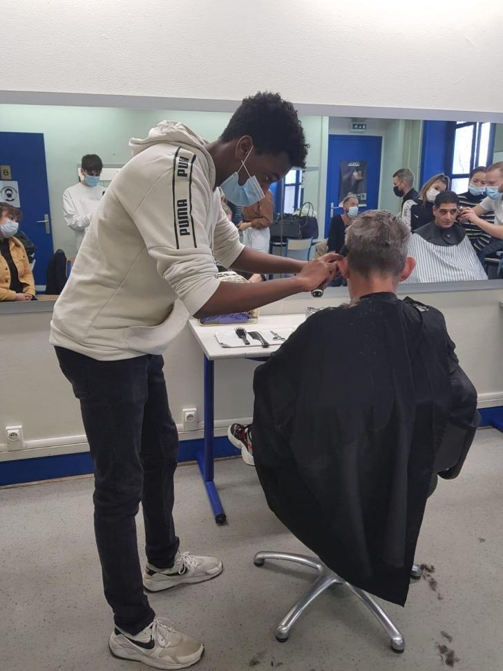 Coiffeur Formation Solidaire Personnes Précaires CHRS 