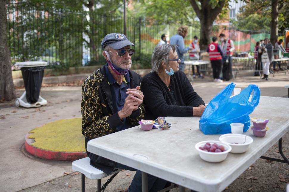 Des personnes à la rue, sans ressources