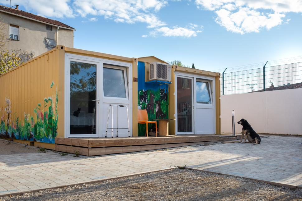 Le Hameau : un village de chalets de la Fondation de l’Armée du Salut qui accueille les personnes sans abri, à Marseille. Le Hameau : un village de chalets de la Fondation de l’Armée du Salut qui accueille les personnes sans abri, à Marseille.