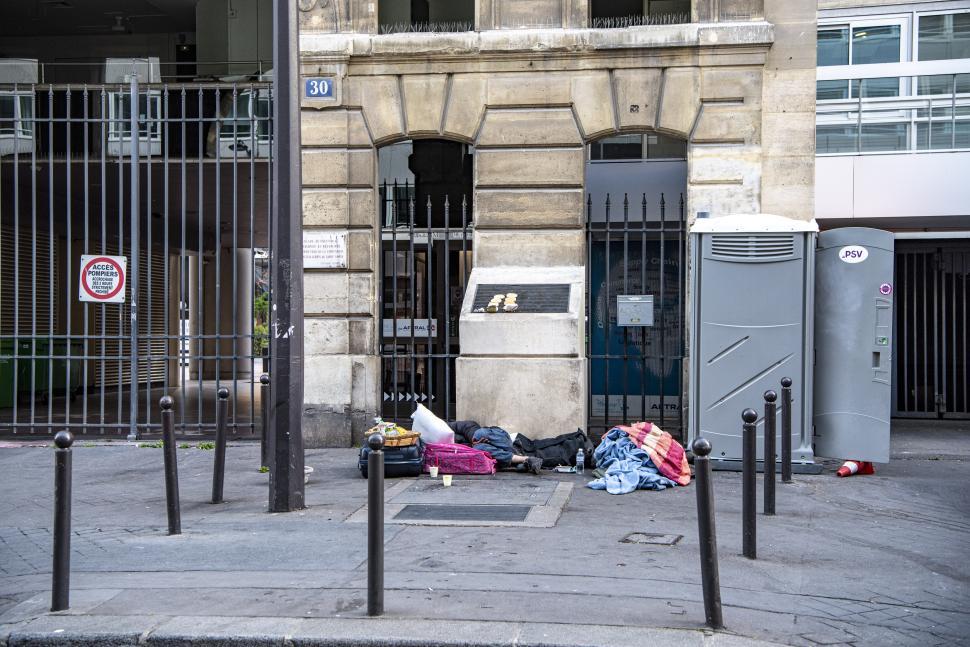 A Paris, la maraude des petits-déjeuners continuent leur service 