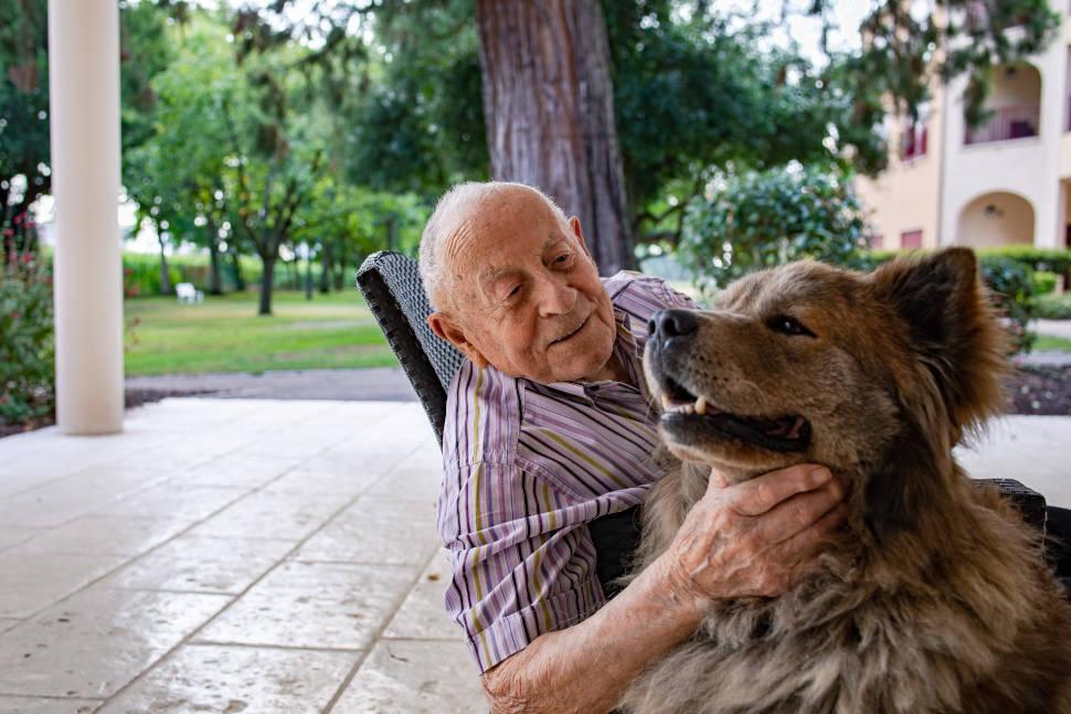 La médiation animale permet d’améliorer le quotidien des personnes âgées vivant en EHPAD