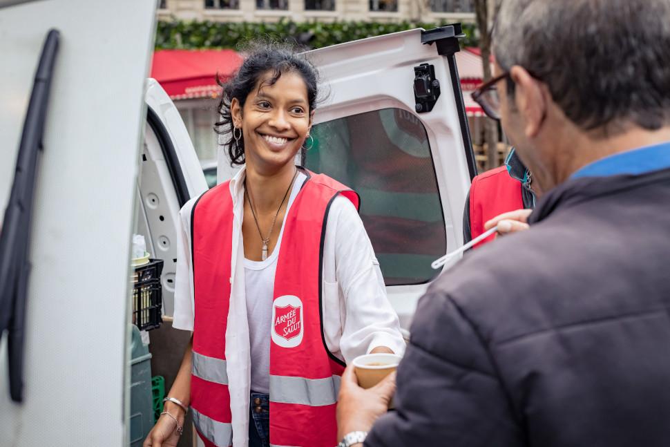 Aider les SDF en étant bénévoles Aider les SDF en étant bénévoles