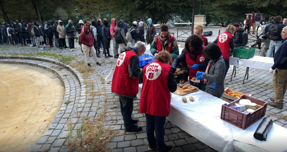 Découvrez une distribution alimentaire montée en quelques heures