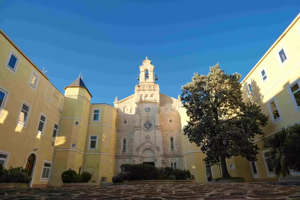 La Chapelle de l'Institut Nazareth - ITEP de l'Armée du Salut à Nîmes La Chapelle de l'Institut Nazareth - ITEP de l'Armée du Salut à Nîmes
