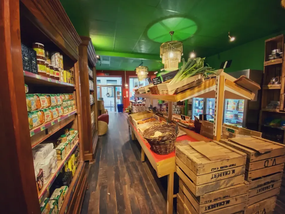 L'intérieur de l'épicerie sociale et solidaire de l'Armée du Salut à Lyon L'intérieur de l'épicerie sociale et solidaire de l'Armée du Salut à Lyon