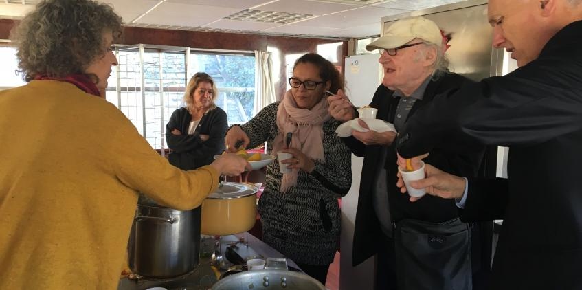 Soupes résidents Bateau CHRS Neuilly