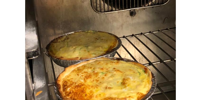 Les quiches aux courgettes sont enfournées