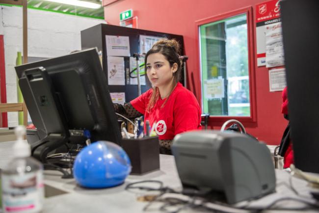 À Vaulx-en-Velin, les femmes reprennent progressivement un rythme, des horaires, apprennent à maîtriser les codes professionnels et se créent un cercle social À Vaulx-en-Velin, les femmes reprennent progressivement un rythme, des horaires, apprennent à maîtriser les codes professionnels et se créent un cercle social