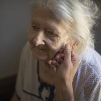Personnes âgées soutien vie sociale bénévole solidarité exclusion grand âge bien vieillir