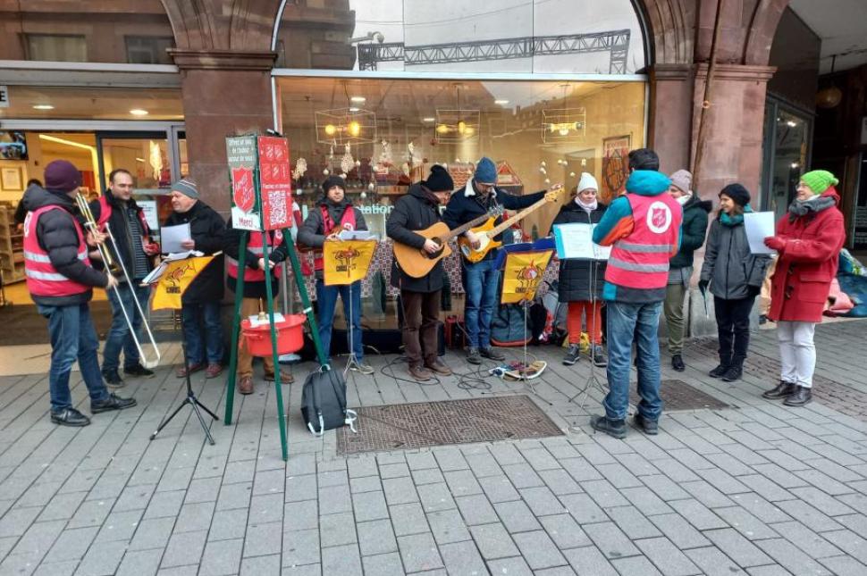 Poste Armée du Salut Strasbourg Marmites de Noël