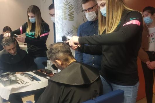 Coiffeur Solidaire Personnes Précaires CHRS 