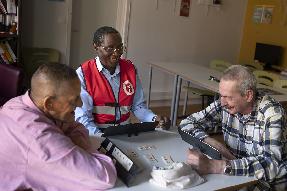 La pension de Famille Simone Durand gérée par la FADS à La Haye-Malherbe (Eure) accueille une vingtaine de personnes en situation de précarité et d'isolement. Plusieurs bâtiments d'habitation, anciens réhabilités et récents, permettent un hébergement personnalisé et autonome des résidents.