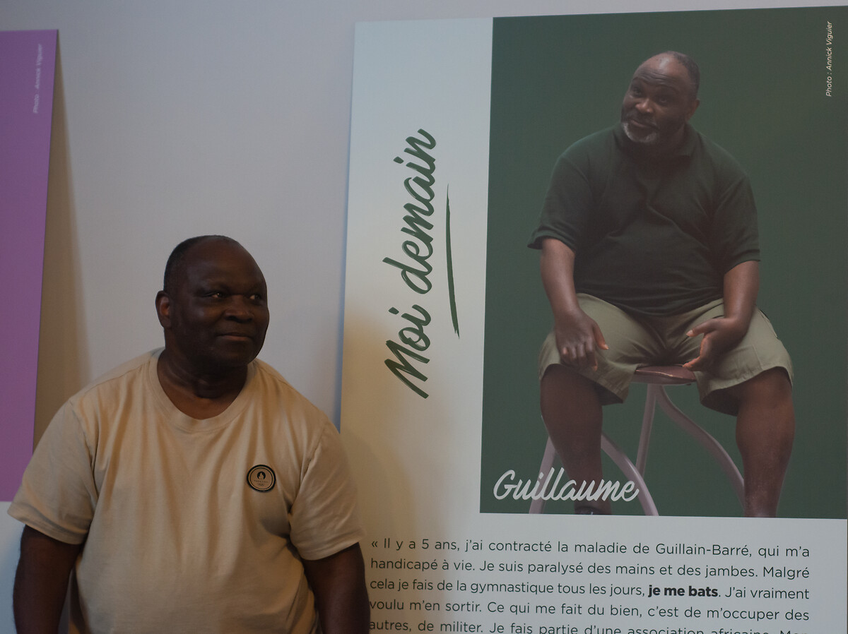 6342_Guillaume et son panneau