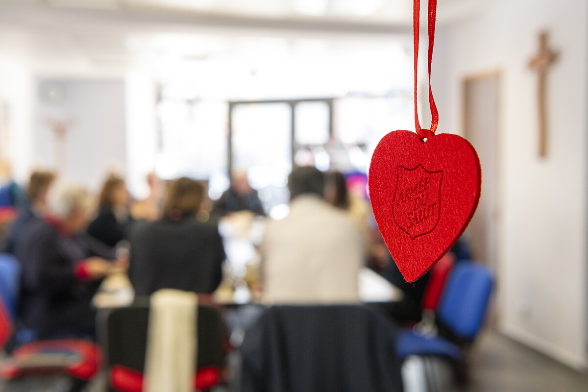 Congrégation Armée du salut - Poste de Nîmes Janvier 2024.• goodies cœur Armée du Salut.• illustration